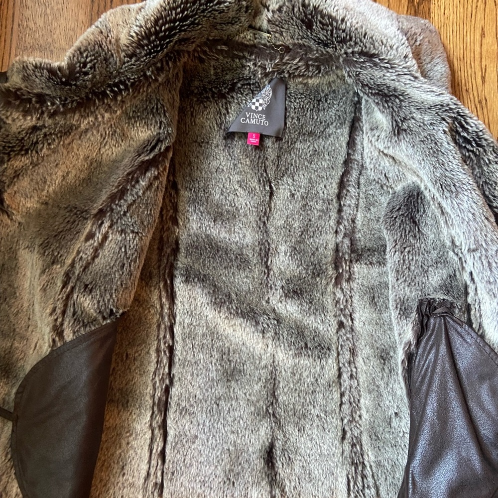 Vince Camuto faux fur shearling vest, women’s Small - Picture 6 of 8